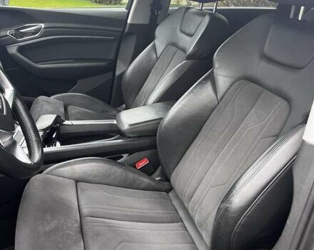 Серый Ауди E-Tron, объемом двигателя 0 л и пробегом 165 тыс. км за 33000 $, фото 23 на Automoto.ua