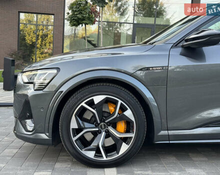 Серый Ауди E-Tron, объемом двигателя 0 л и пробегом 119 тыс. км за 41500 $, фото 11 на Automoto.ua