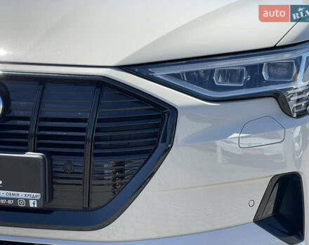 Сірий Ауді E-Tron, об'ємом двигуна 0 л та пробігом 38 тис. км за 39500 $, фото 10 на Automoto.ua