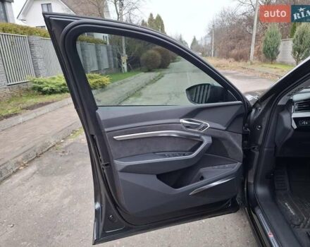 Сірий Ауді E-Tron, об'ємом двигуна 0 л та пробігом 43 тис. км за 41999 $, фото 11 на Automoto.ua