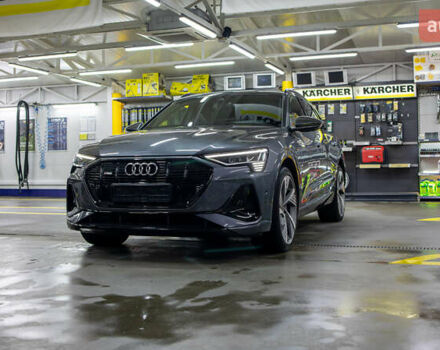 Сірий Ауді E-Tron, об'ємом двигуна 0 л та пробігом 73 тис. км за 38950 $, фото 14 на Automoto.ua