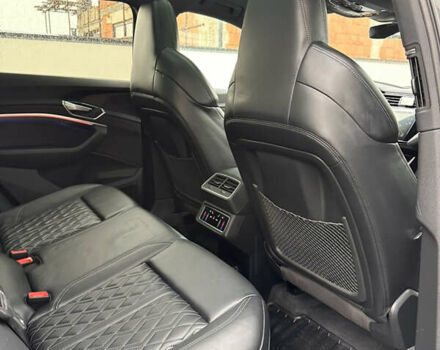 Сірий Ауді E-Tron, об'ємом двигуна 0 л та пробігом 106 тис. км за 39900 $, фото 45 на Automoto.ua