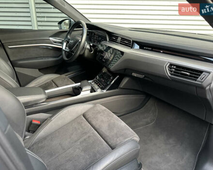 Сірий Ауді E-Tron, об'ємом двигуна 0 л та пробігом 45 тис. км за 33999 $, фото 31 на Automoto.ua