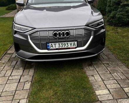 Серый Ауди E-Tron, объемом двигателя 0 л и пробегом 165 тыс. км за 33000 $, фото 1 на Automoto.ua