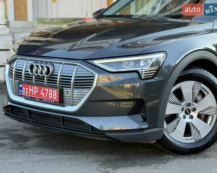 Серый Ауди E-Tron, объемом двигателя 0 л и пробегом 125 тыс. км за 26900 $, фото 4 на Automoto.ua