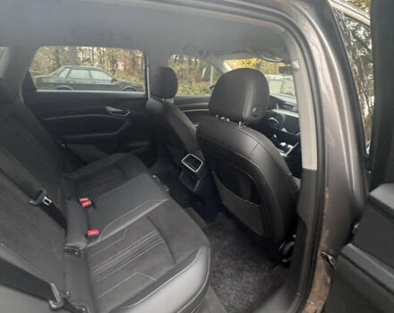 Сірий Ауді E-Tron, об'ємом двигуна 0 л та пробігом 47 тис. км за 28300 $, фото 7 на Automoto.ua