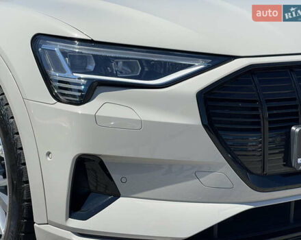 Сірий Ауді E-Tron, об'ємом двигуна 0 л та пробігом 38 тис. км за 39500 $, фото 3 на Automoto.ua