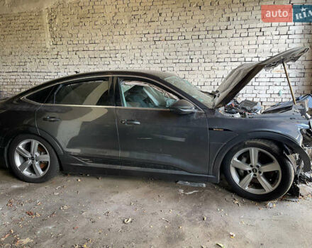 Серый Ауди E-Tron, объемом двигателя 0 л и пробегом 32 тыс. км за 9900 $, фото 3 на Automoto.ua