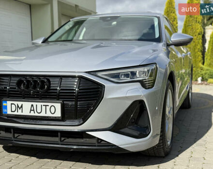 Серый Ауди E-Tron, объемом двигателя 0 л и пробегом 130 тыс. км за 37000 $, фото 35 на Automoto.ua