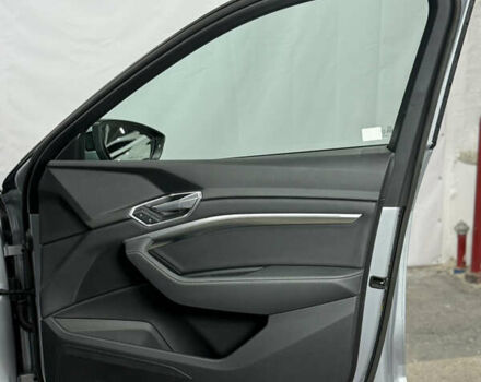 Серый Ауди E-Tron, объемом двигателя 0 л и пробегом 44 тыс. км за 33000 $, фото 35 на Automoto.ua