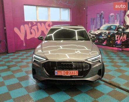 Серый Ауди E-Tron, объемом двигателя 0 л и пробегом 60 тыс. км за 29990 $, фото 6 на Automoto.ua