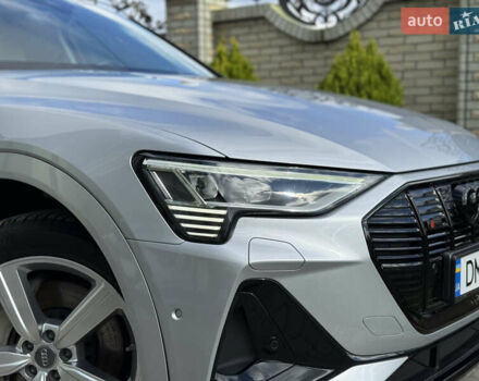 Серый Ауди E-Tron, объемом двигателя 0 л и пробегом 130 тыс. км за 37000 $, фото 16 на Automoto.ua