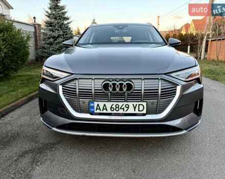 Серый Ауди E-Tron, объемом двигателя 0 л и пробегом 78 тыс. км за 33000 $, фото 4 на Automoto.ua