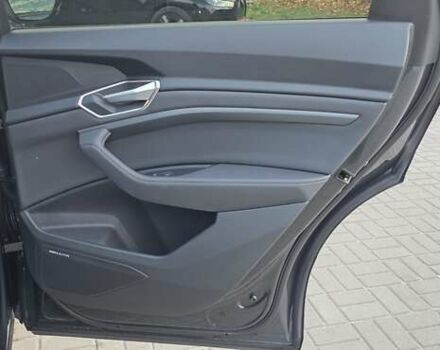 Сірий Ауді E-Tron, об'ємом двигуна 0 л та пробігом 110 тис. км за 29999 $, фото 59 на Automoto.ua