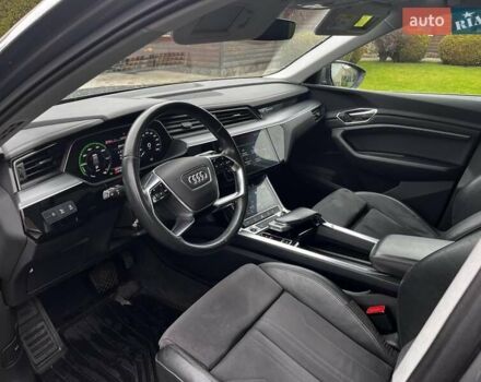 Серый Ауди E-Tron, объемом двигателя 0 л и пробегом 165 тыс. км за 33000 $, фото 15 на Automoto.ua