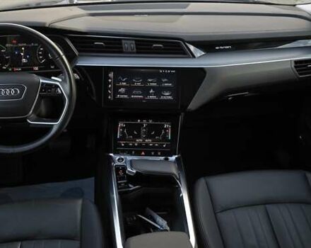 Сірий Ауді E-Tron, об'ємом двигуна 0 л та пробігом 110 тис. км за 29999 $, фото 48 на Automoto.ua