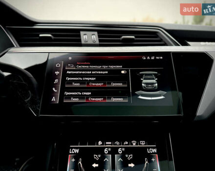 Серый Ауди E-Tron, объемом двигателя 0 л и пробегом 36 тыс. км за 45445 $, фото 111 на Automoto.ua