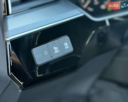 Серый Ауди E-Tron, объемом двигателя 0 л и пробегом 125 тыс. км за 26900 $, фото 41 на Automoto.ua