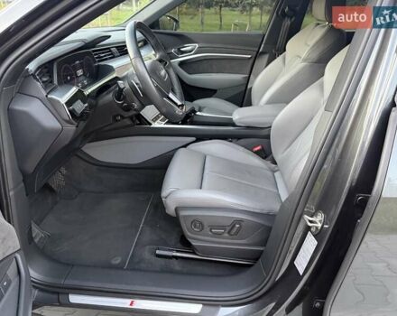 Серый Ауди E-Tron, объемом двигателя 0 л и пробегом 44 тыс. км за 33900 $, фото 11 на Automoto.ua