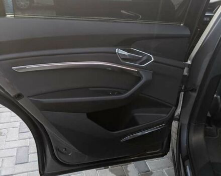 Серый Ауди E-Tron, объемом двигателя 0 л и пробегом 98 тыс. км за 29999 $, фото 1 на Automoto.ua