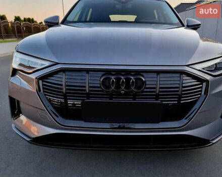 Серый Ауди E-Tron, объемом двигателя 0 л и пробегом 61 тыс. км за 30000 $, фото 3 на Automoto.ua