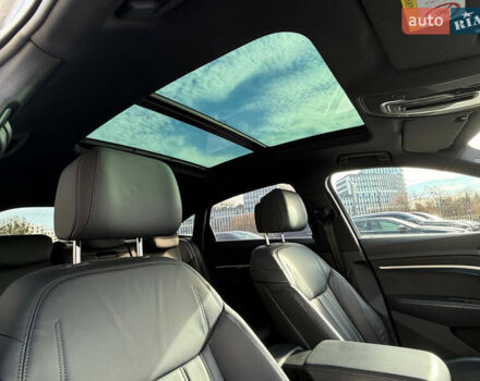 Серый Ауди E-Tron, объемом двигателя 0 л и пробегом 32 тыс. км за 41990 $, фото 41 на Automoto.ua