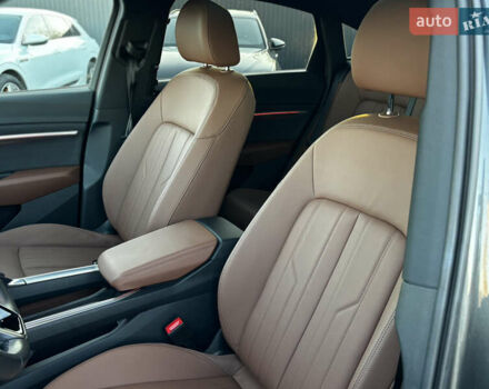 Серый Ауди E-Tron, объемом двигателя 0 л и пробегом 70 тыс. км за 42850 $, фото 37 на Automoto.ua