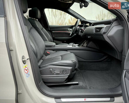 Серый Ауди E-Tron, объемом двигателя 0 л и пробегом 36 тыс. км за 45445 $, фото 75 на Automoto.ua