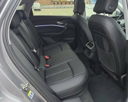 Сірий Ауді E-Tron, об'ємом двигуна 0 л та пробігом 140 тис. км за 28800 $, фото 88 на Automoto.ua