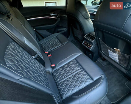 Сірий Ауді E-Tron, об'ємом двигуна 0 л та пробігом 47 тис. км за 45000 $, фото 30 на Automoto.ua