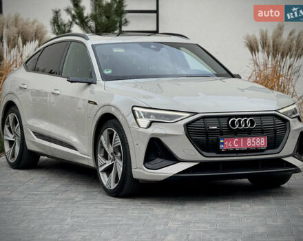 Серый Ауди E-Tron, объемом двигателя 0 л и пробегом 36 тыс. км за 45445 $, фото 9 на Automoto.ua