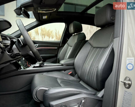 Серый Ауди E-Tron, объемом двигателя 0 л и пробегом 36 тыс. км за 45445 $, фото 71 на Automoto.ua