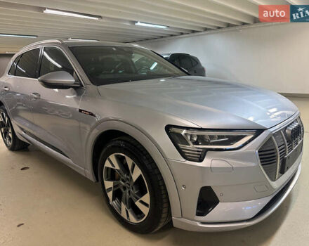 Сірий Ауді E-Tron, об'ємом двигуна 0 л та пробігом 152 тис. км за 24700 $, фото 1 на Automoto.ua