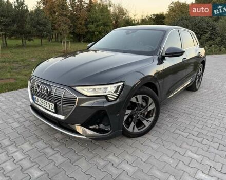 Серый Ауди E-Tron, объемом двигателя 0 л и пробегом 44 тыс. км за 33900 $, фото 44 на Automoto.ua