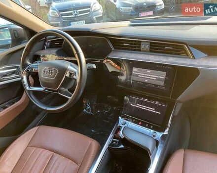Сірий Ауді E-Tron, об'ємом двигуна 0 л та пробігом 53 тис. км за 29900 $, фото 10 на Automoto.ua