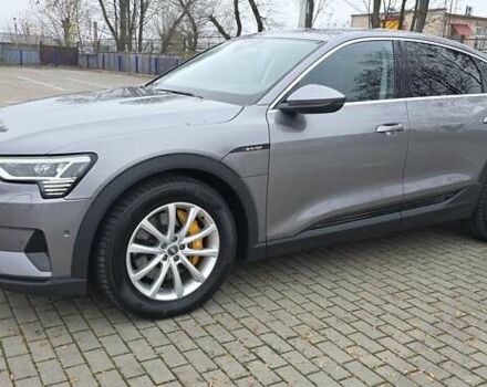 Сірий Ауді E-Tron, об'ємом двигуна 0 л та пробігом 140 тис. км за 28800 $, фото 60 на Automoto.ua