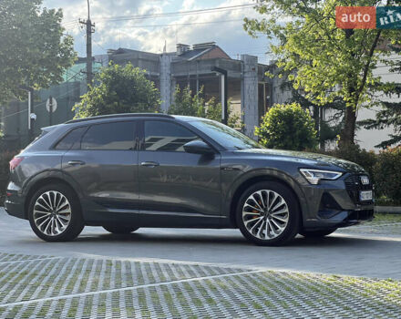 Сірий Ауді E-Tron, об'ємом двигуна 0 л та пробігом 64 тис. км за 33500 $, фото 13 на Automoto.ua