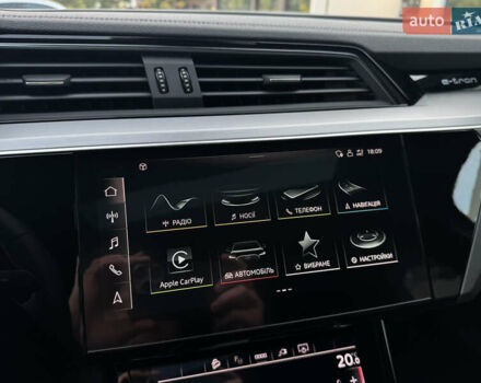 Серый Ауди E-Tron, объемом двигателя 0 л и пробегом 119 тыс. км за 41500 $, фото 41 на Automoto.ua