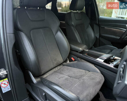 Серый Ауди E-Tron, объемом двигателя 0 л и пробегом 28 тыс. км за 34900 $, фото 49 на Automoto.ua