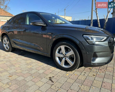 Серый Ауди E-Tron, объемом двигателя 0 л и пробегом 108 тыс. км за 32500 $, фото 2 на Automoto.ua