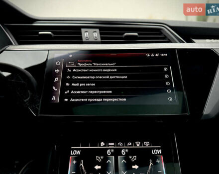 Серый Ауди E-Tron, объемом двигателя 0 л и пробегом 36 тыс. км за 45445 $, фото 107 на Automoto.ua