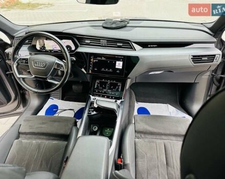 Ауди E-Tron 2021 в Тернополе на Automoto.ua Серый Ауди E-Tron, объемом двигателя 0 л и пробегом 85 тыс. км за 27999 $, фото 26 на Automoto.ua