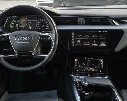 Сірий Ауді E-Tron, об'ємом двигуна 0 л та пробігом 110 тис. км за 29999 $, фото 47 на Automoto.ua