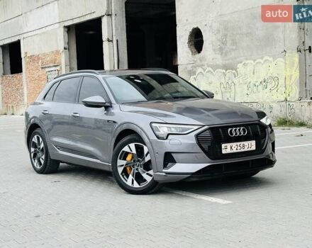 Ауди E-Tron 2021 в Тернополе на Automoto.ua Серый Ауди E-Tron, объемом двигателя 0 л и пробегом 85 тыс. км за 27999 $, фото 1 на Automoto.ua