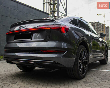 Сірий Ауді E-Tron, об'ємом двигуна 0 л та пробігом 69 тис. км за 39700 $, фото 5 на Automoto.ua
