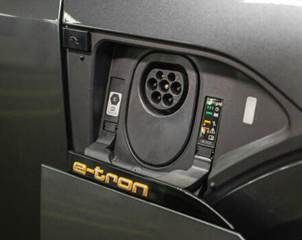 Сірий Ауді E-Tron, об'ємом двигуна 0 л та пробігом 73 тис. км за 38950 $, фото 33 на Automoto.ua