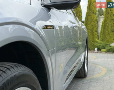 Серый Ауди E-Tron, объемом двигателя 0 л и пробегом 130 тыс. км за 37000 $, фото 137 на Automoto.ua