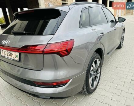 Ауди E-Tron 2021 в Тернополе на Automoto.ua Серый Ауди E-Tron, объемом двигателя 0 л и пробегом 85 тыс. км за 27999 $, фото 13 на Automoto.ua