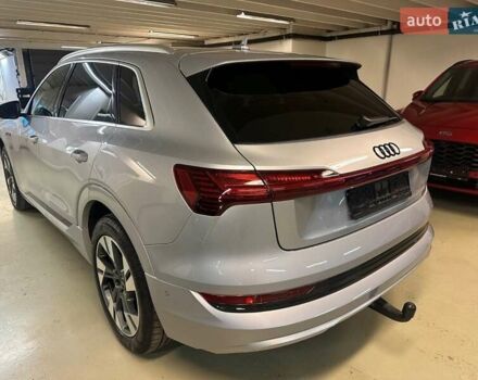 Сірий Ауді E-Tron, об'ємом двигуна 0 л та пробігом 152 тис. км за 24700 $, фото 6 на Automoto.ua