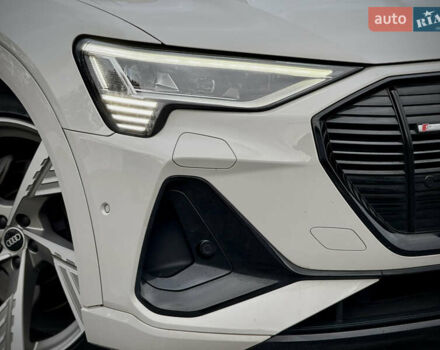 Серый Ауди E-Tron, объемом двигателя 0 л и пробегом 36 тыс. км за 45445 $, фото 13 на Automoto.ua